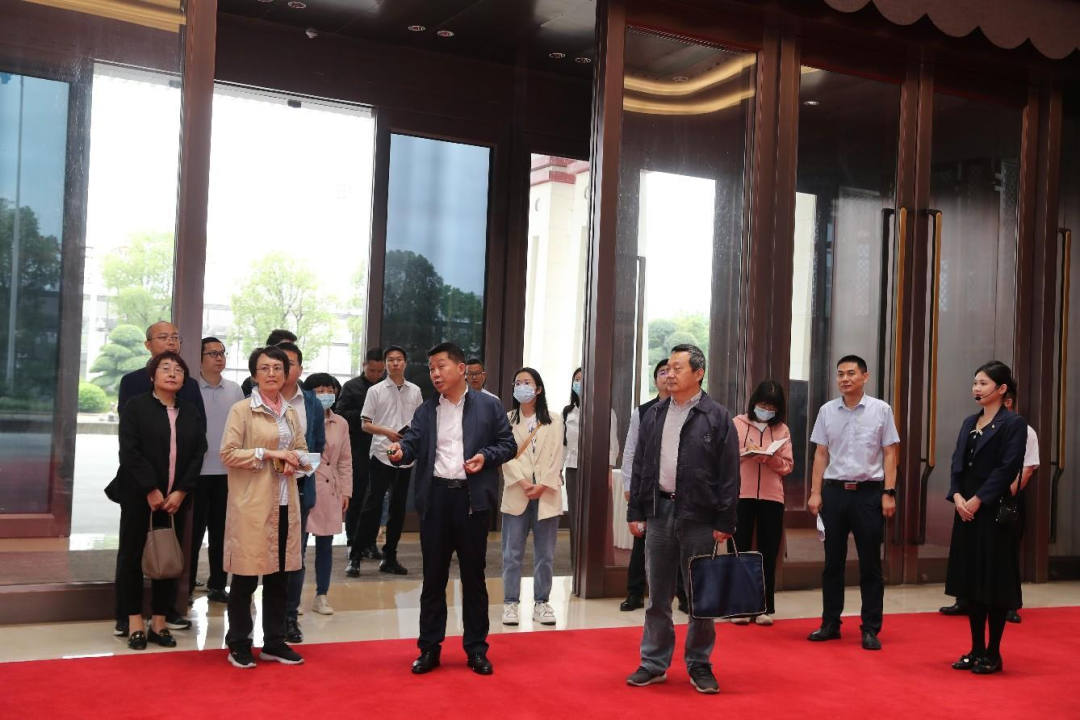 武汉市商务局部门领导一行来公司调研会务会展工作