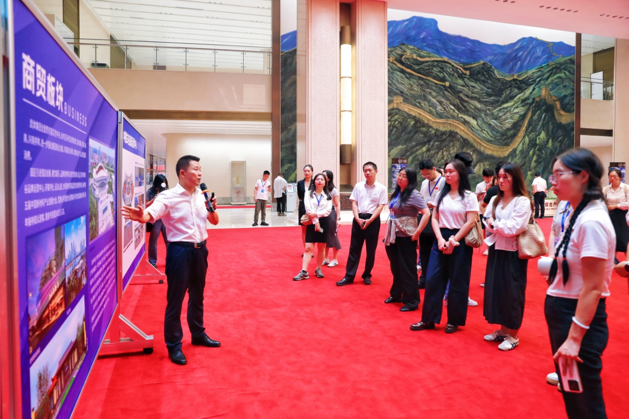 中宣部“活力中国调研行”采访团走进中国车谷——武体集团