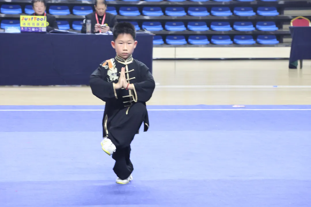 【阳光体育】天冷不是请假的借口，而是你弯道超车的最佳时机