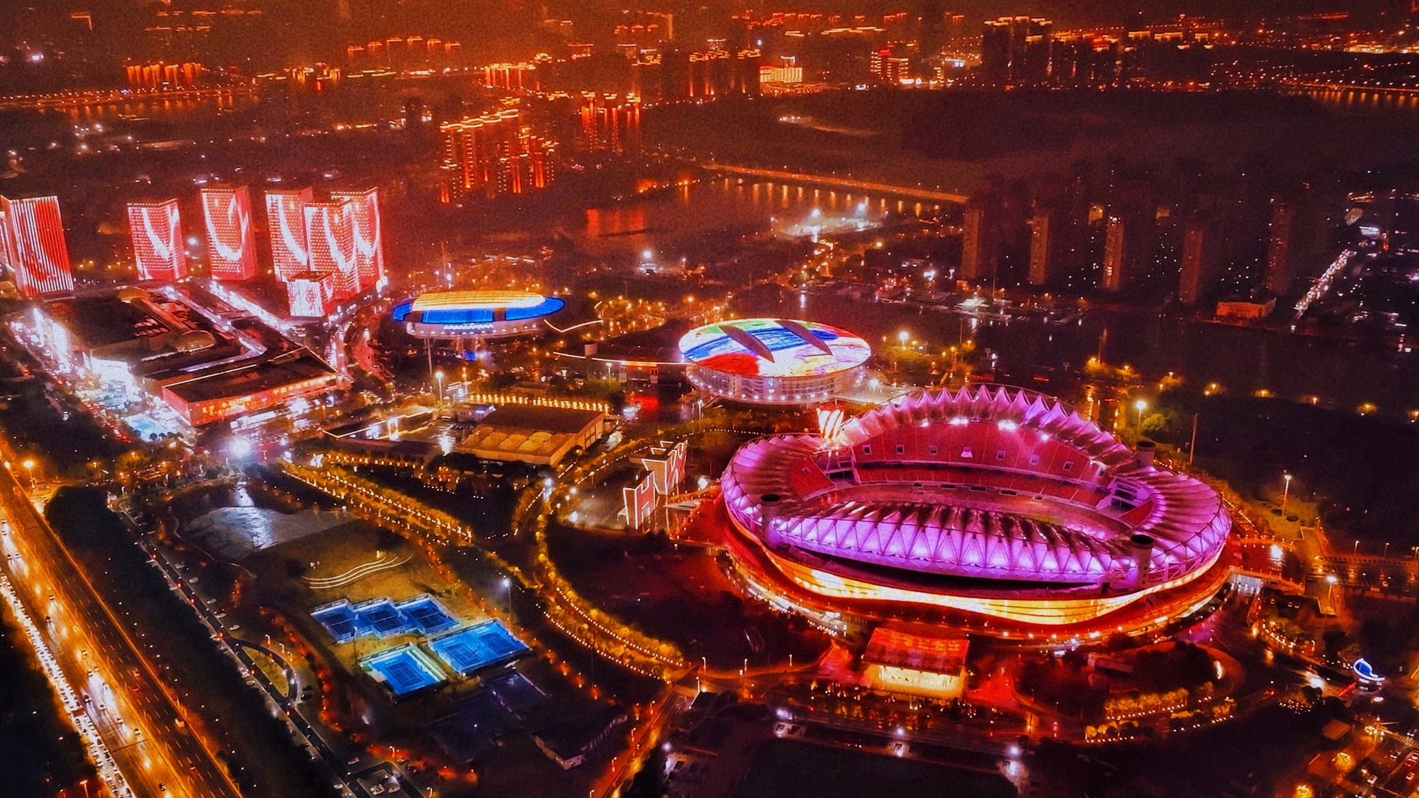 新一批省级夜间消费集聚区名单出炉，武汉体育中心文化体育公园成功入选！