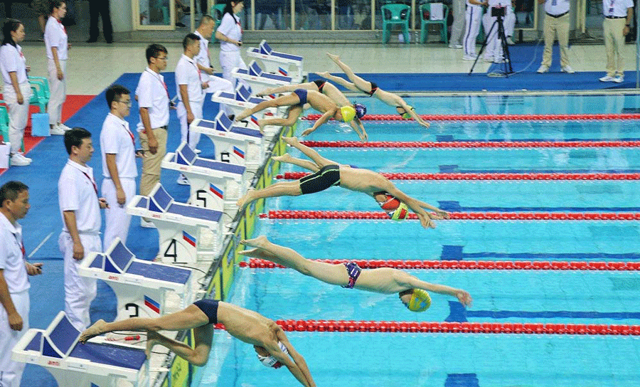 军运会游泳测试赛暨2019年武汉市青少年游泳比赛开赛(图1)