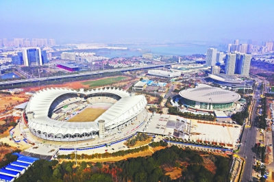 武汉体育中心改造工程接近尾声  军运会主会场旧貌换新颜(图1)