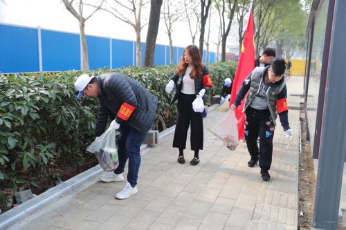 武汉体育中心开展党员周末大扫除活动(图2)