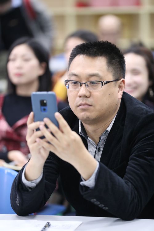 拿起手机当记者 ▏武汉体育中心举办手机摄影专题培训(图4)