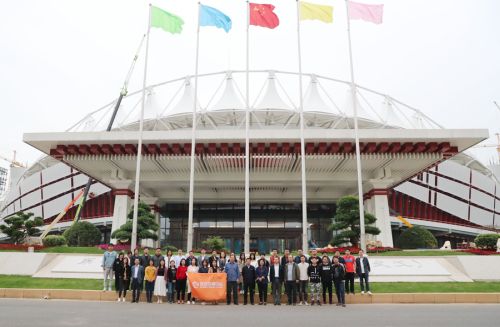 公司组织员工参观主体育场(图5)